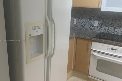 Copropriété à louer à Miami, Floride: 1 chambre, 73.49 m2 № 1956908 - photo 13