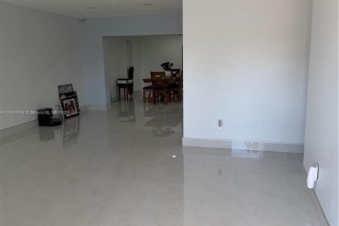 Villa ou maison à louer à Miami, Floride: 3 chambres, 222.41 m2 № 1964461 - photo 7