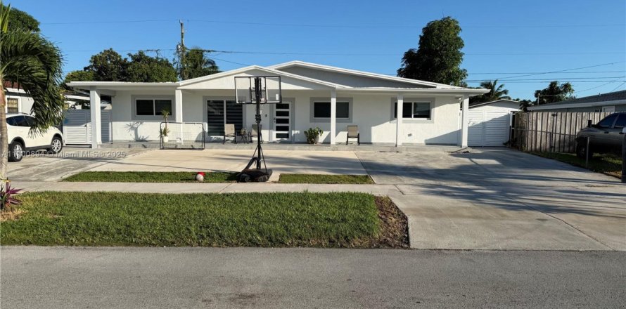 Villa ou maison à Miami, Floride 3 chambres, 222.41 m2 № 1964461