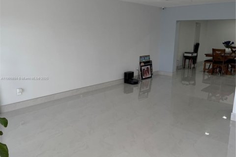 Villa ou maison à louer à Miami, Floride: 3 chambres, 222.41 m2 № 1964461 - photo 8