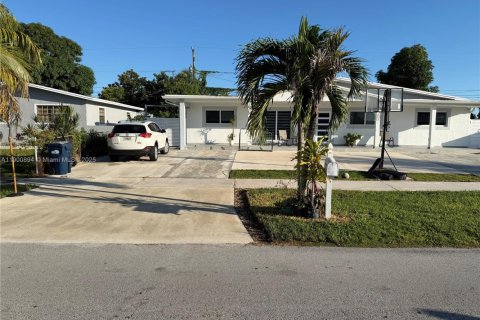 Villa ou maison à louer à Miami, Floride: 3 chambres, 222.41 m2 № 1964461 - photo 4