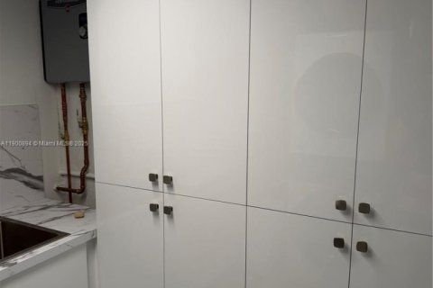 Villa ou maison à louer à Miami, Floride: 3 chambres, 222.41 m2 № 1964461 - photo 19