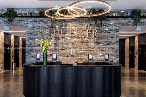 Estudio en el Condominio en Miami, Florida  № 1748979