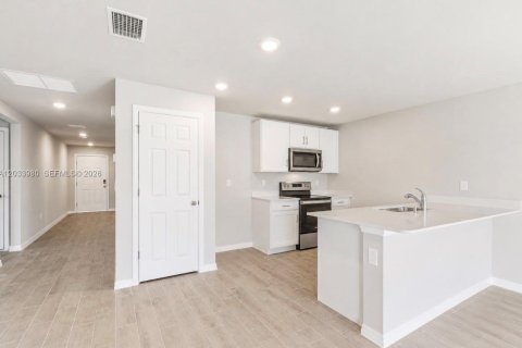 Casa en alquiler en LaBelle, Florida, 4 dormitorios № 2087298 - foto 6