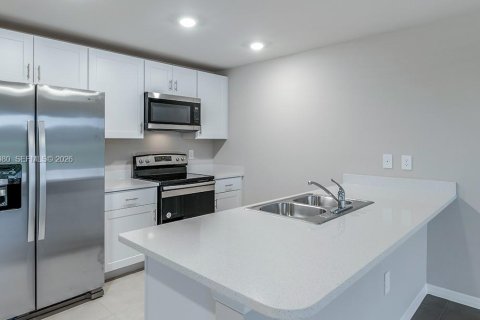 Casa en alquiler en LaBelle, Florida, 4 dormitorios № 2087298 - foto 2
