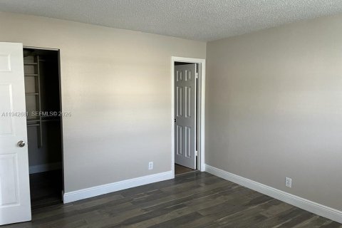 Copropriété à louer à Tamarac, Floride: 2 chambres, 88.16 m2 № 2000110 - photo 12