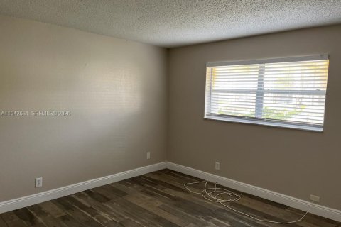 Copropriété à louer à Tamarac, Floride: 2 chambres, 88.16 m2 № 2000110 - photo 13