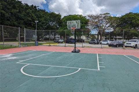 Copropriété à louer à Tamarac, Floride: 2 chambres, 88.16 m2 № 2000110 - photo 19