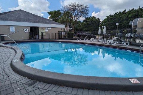 Copropriété à louer à Tamarac, Floride: 2 chambres, 88.16 m2 № 2000110 - photo 18