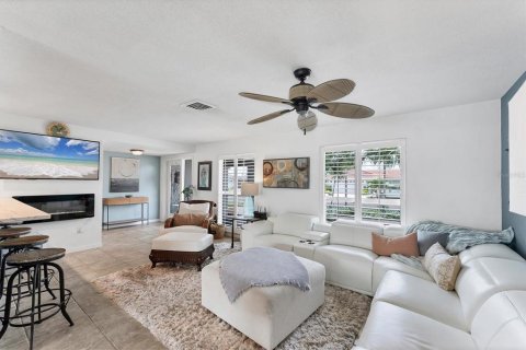 Casa en venta en Saint Petersburg, Florida, 3 dormitorios, 156.08 m2 № 1817475 - foto 7