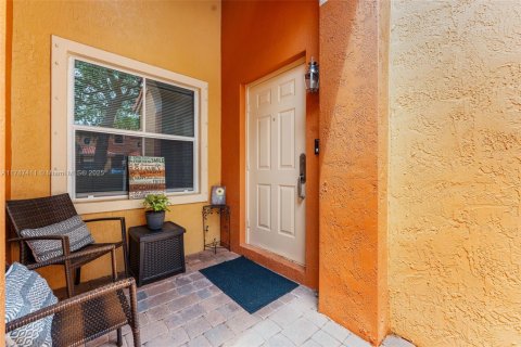 Condo in Dania Beach, Florida, 3 bedrooms  № 1664879 - photo 4