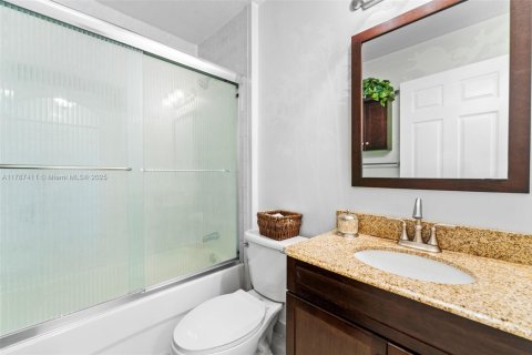 Condo in Dania Beach, Florida, 3 bedrooms  № 1664879 - photo 10