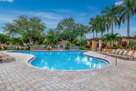 Condo in Dania Beach, Florida, 3 bedrooms  № 1664879 - photo 3