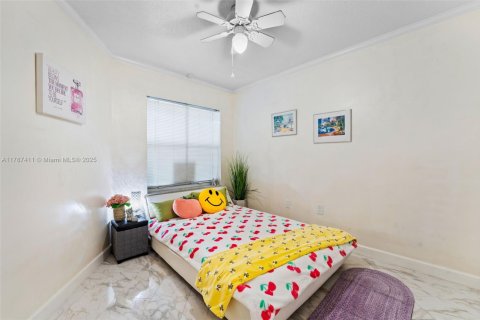 Condo in Dania Beach, Florida, 3 bedrooms  № 1664879 - photo 11