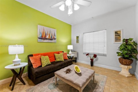 Condo in Dania Beach, Florida, 3 bedrooms  № 1664879 - photo 5