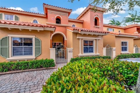 Condo in Dania Beach, Florida, 3 bedrooms  № 1664879 - photo 2