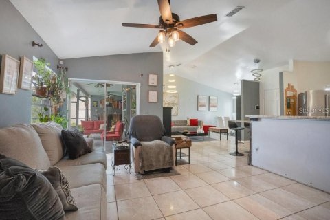 Casa en venta en Kissimmee, Florida, 4 dormitorios, 145.95 m2 № 1898771 - foto 10