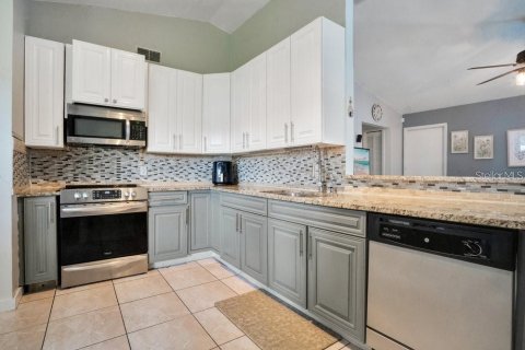 Casa en venta en Kissimmee, Florida, 4 dormitorios, 145.95 m2 № 1898771 - foto 7