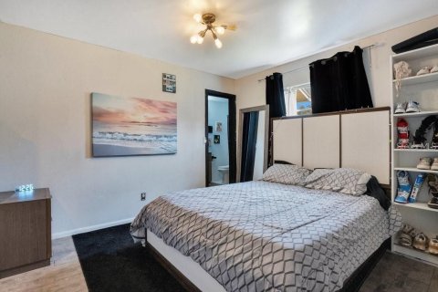 Casa en venta en Kissimmee, Florida, 4 dormitorios, 145.95 m2 № 1898771 - foto 15