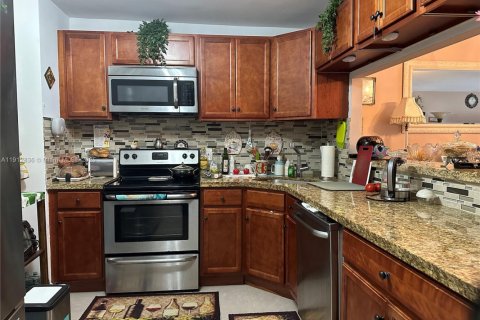 Condo in Hallandale Beach, Florida, 1 bedroom  № 1970264 - photo 28