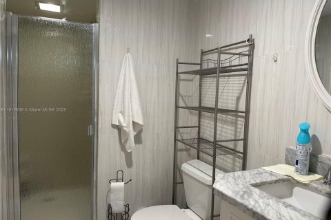 Condo in Hallandale Beach, Florida, 1 bedroom  № 1970264 - photo 11