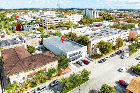 Commercial property in Hialeah, Florida № 1952717 - photo 2