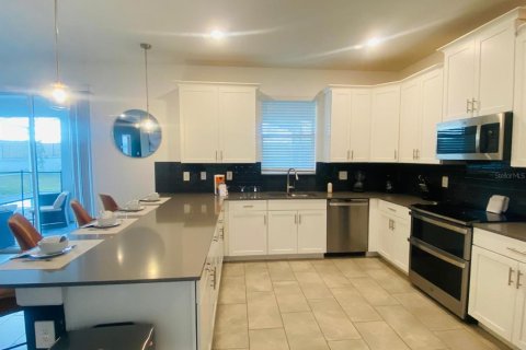 House in Davenport, Florida 6 bedrooms, 357.02 sq.m. № 1576178 - photo 10