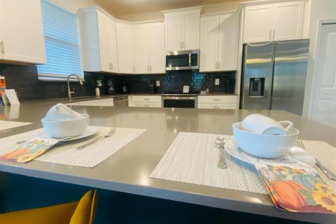 House in Davenport, Florida 6 bedrooms, 357.02 sq.m. № 1576178 - photo 11