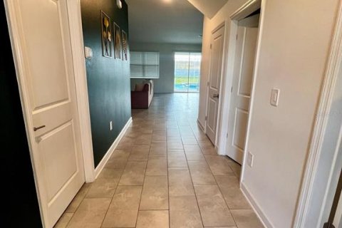 House in Davenport, Florida 6 bedrooms, 357.02 sq.m. № 1576178 - photo 3