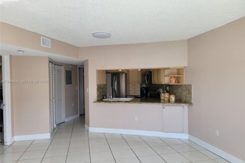 Купить кондоминиум в Майами-Бич, Флорида 2 спальни, № 2003008 - фото 11