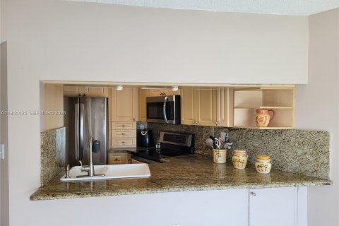 Купить кондоминиум в Майами-Бич, Флорида 2 спальни, № 2003008 - фото 7