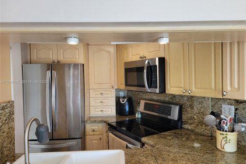 Купить кондоминиум в Майами-Бич, Флорида 2 спальни, № 2003008 - фото 10