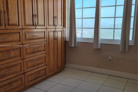 Купить кондоминиум в Майами-Бич, Флорида 2 спальни, № 2003008 - фото 13