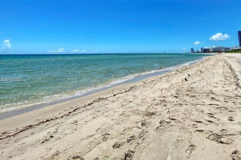 Купить кондоминиум в Майами-Бич, Флорида 2 спальни, № 2003008 - фото 23