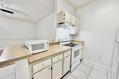 Copropriété à louer à Tamarac, Floride: 1 chambre, 58.25 m2 № 1983586 - photo 7
