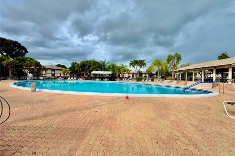 Copropriété à louer à Tamarac, Floride: 1 chambre, 58.25 m2 № 1983586 - photo 16