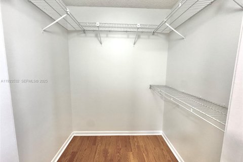 Copropriété à louer à Tamarac, Floride: 1 chambre, 58.25 m2 № 1983586 - photo 11