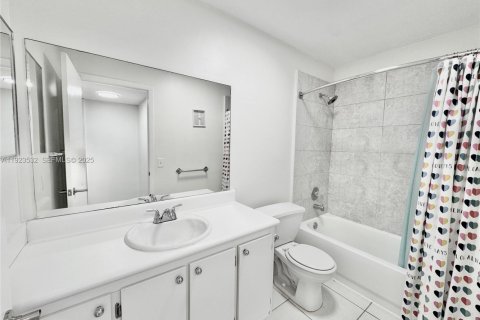 Copropriété à louer à Tamarac, Floride: 1 chambre, 58.25 m2 № 1983586 - photo 12