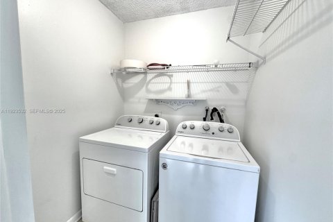 Copropriété à louer à Tamarac, Floride: 1 chambre, 58.25 m2 № 1983586 - photo 15