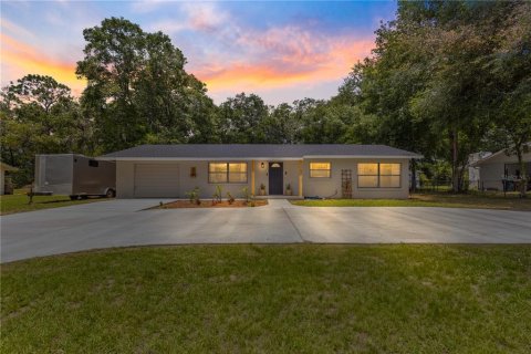 House in Ocala, Florida 4 bedrooms, 145.48 sq.m. № 1783291 - photo 1