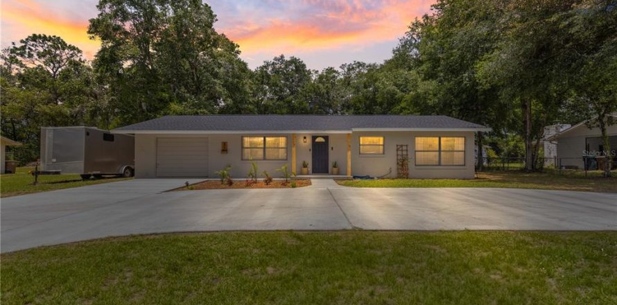 House in Ocala, Florida 4 bedrooms, 145.48 sq.m. № 1783291