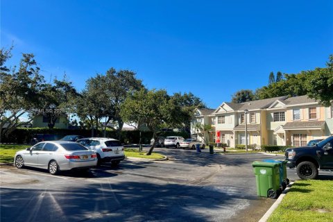 Купить таунхаус в Уэстон, Флорида 2 спальни, 103.12м2, № 2019856 - фото 18