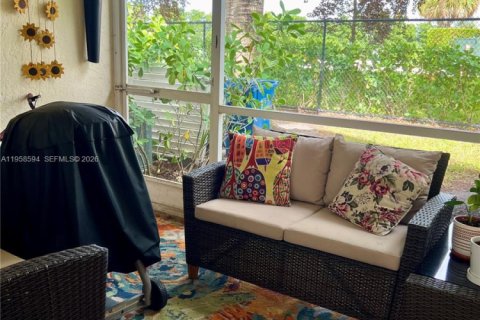 Купить таунхаус в Уэстон, Флорида 2 спальни, 103.12м2, № 2019856 - фото 14