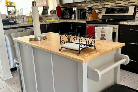 Купить таунхаус в Уэстон, Флорида 2 спальни, 103.12м2, № 2019856 - фото 6