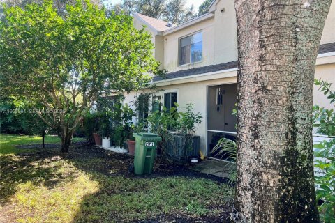 Townhouse in Weston, Florida 2 bedrooms, 103.12 sq.m. № 2019856 - photo 20