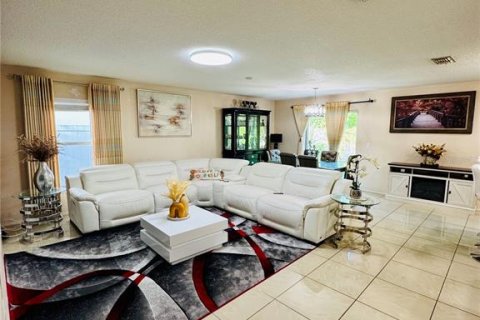 Casa en venta en New Smyrna Beach, Florida, 3 dormitorios, 137.03 m2 № 1778947 - foto 8