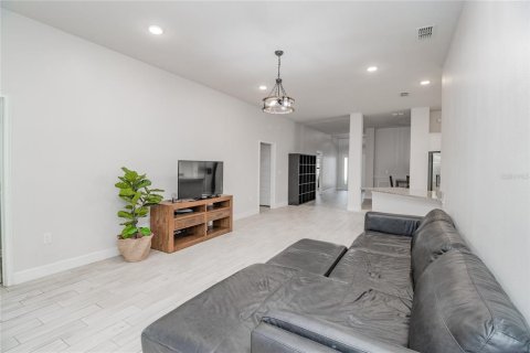 Casa en venta en Auburndale, Florida, 4 dormitorios, 204.38 m2 № 2156648 - foto 6