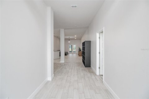Casa en venta en Auburndale, Florida, 4 dormitorios, 204.38 m2 № 2156648 - foto 3