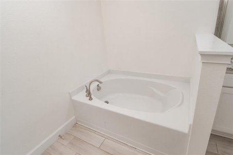 Casa en venta en Auburndale, Florida, 4 dormitorios, 204.38 m2 № 2156648 - foto 18