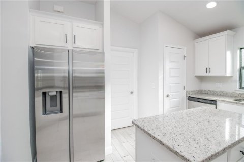 Casa en venta en Auburndale, Florida, 4 dormitorios, 204.38 m2 № 2156648 - foto 10